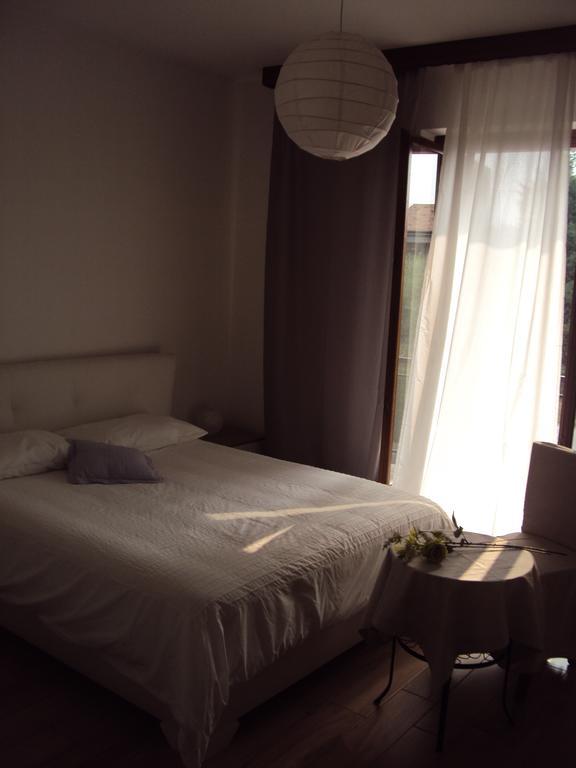 B&B Rosa Del Garda Lazise Zimmer foto