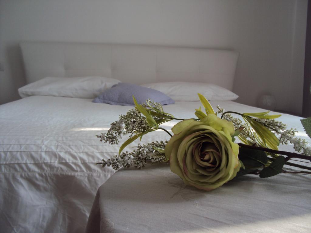 B&B Rosa Del Garda Lazise Zimmer foto