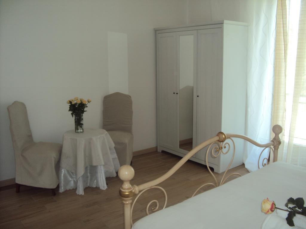 B&B Rosa Del Garda Lazise Zimmer foto